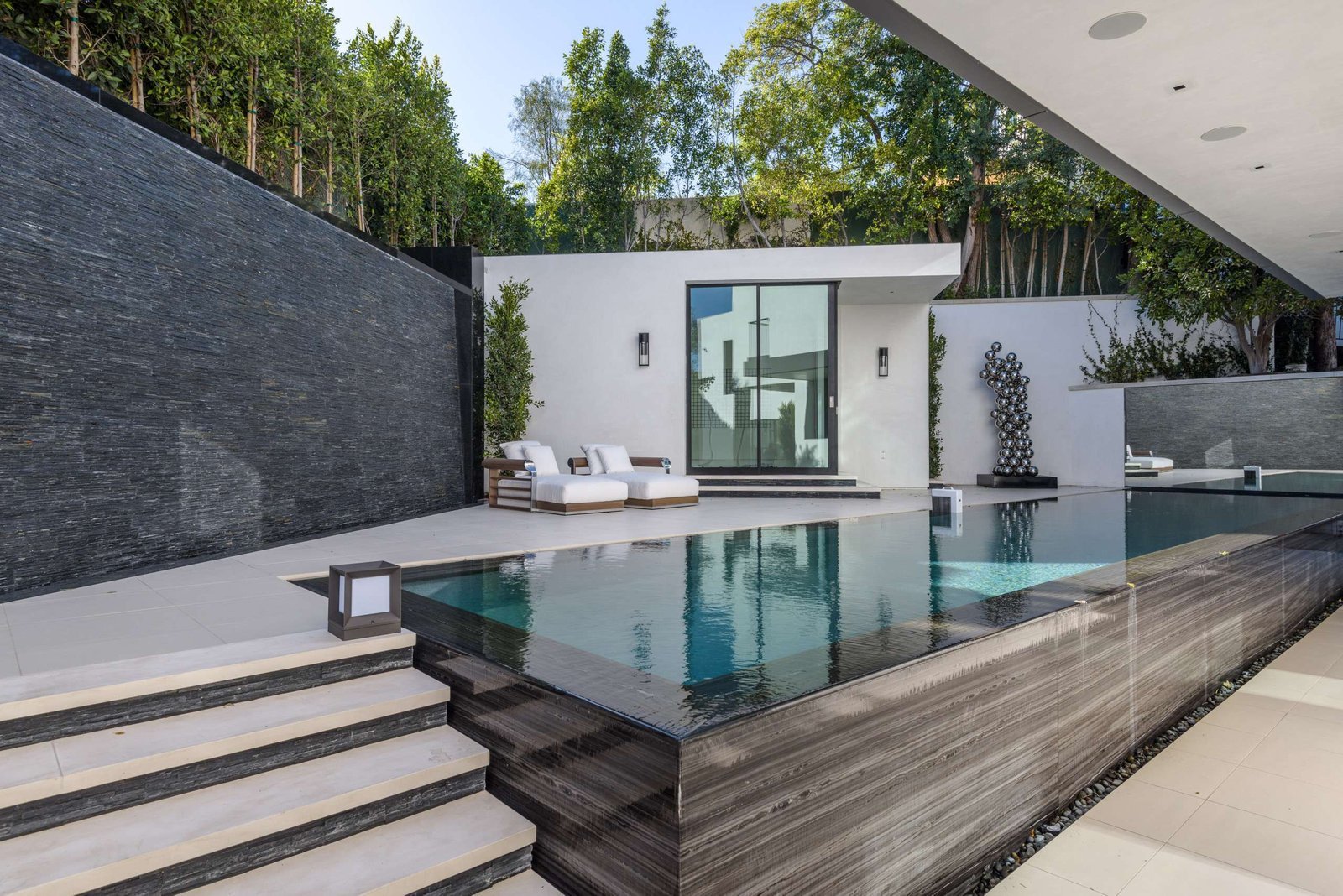 Enhancing Curb Appeal with Landscaping - Ryan's Home Improvement